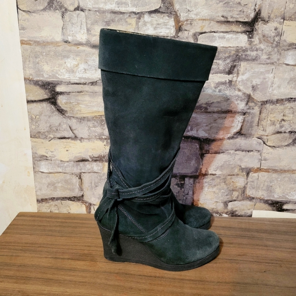 Aldo suede forest green wedge boots 2/$40